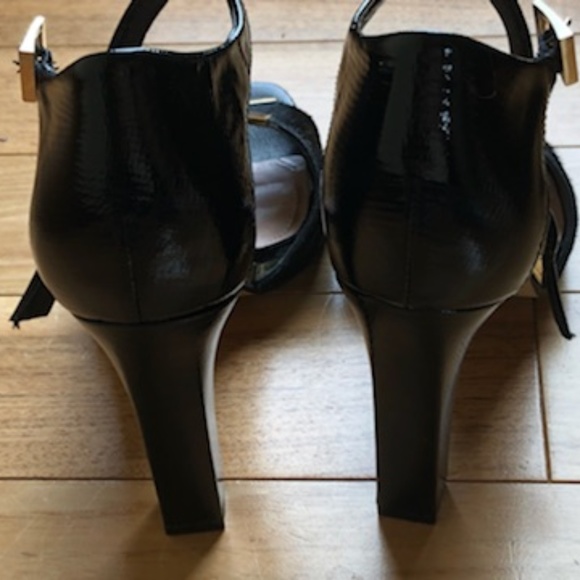 Thane Platform Sandal by Vince Camuto - Picture 4 of 8